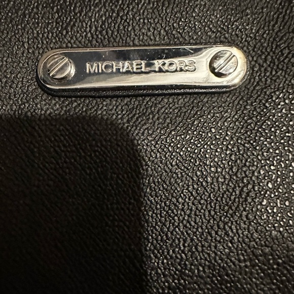 Michael Kors Elegant Black Shoulder Bag - Picture 5 of 5